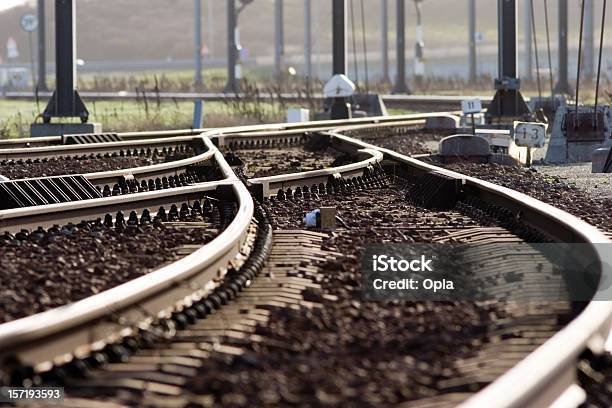 Foto de Trilhos e mais fotos de stock de Enferrujado - Enferrujado, Estrada de ferro, Fotografia - Imagem