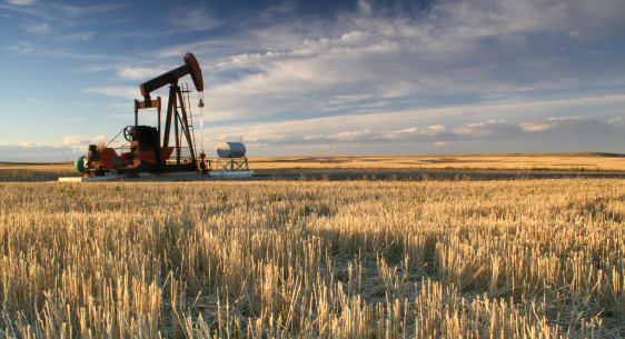 Prairie Pumpjack en Alberta industria petrolera photo