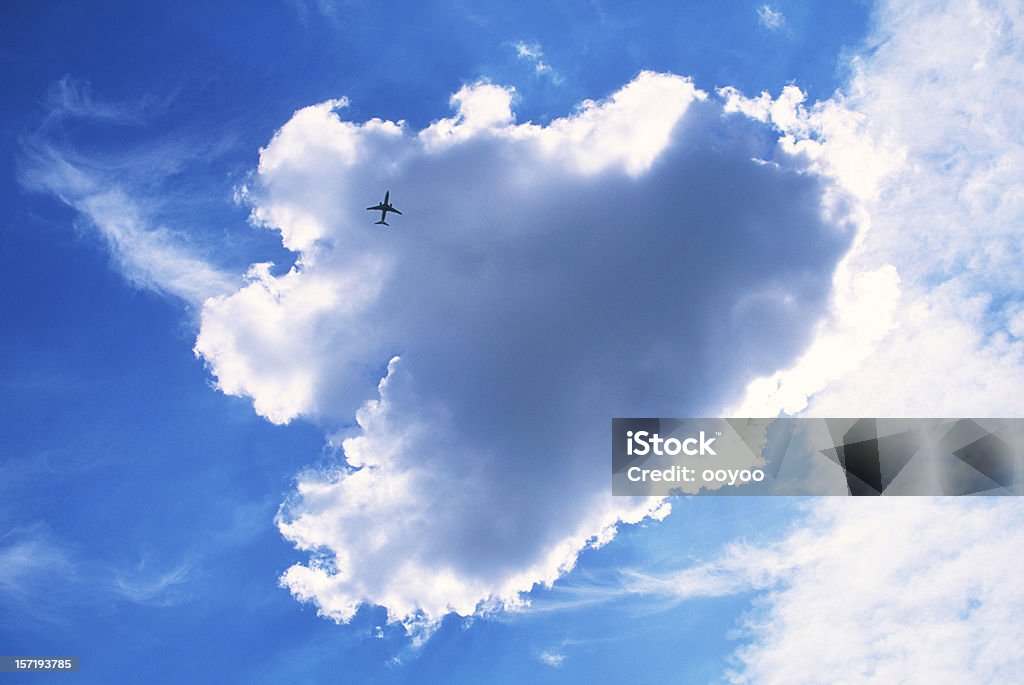 Big cloud und jet - Lizenzfrei Flugzeug Stock-Foto