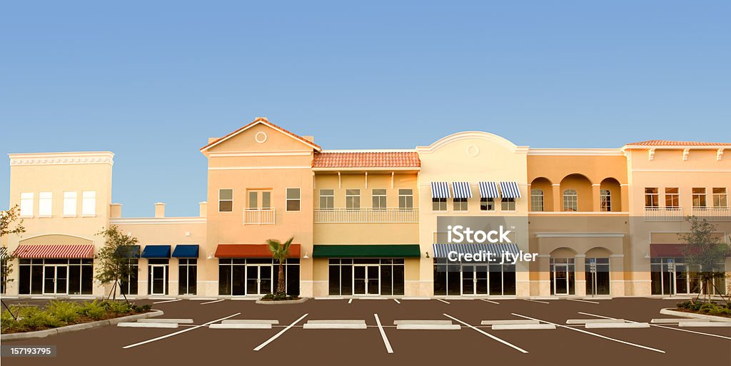Centro comercial de - Foto de stock de Centro comercial suburbano libre de derechos