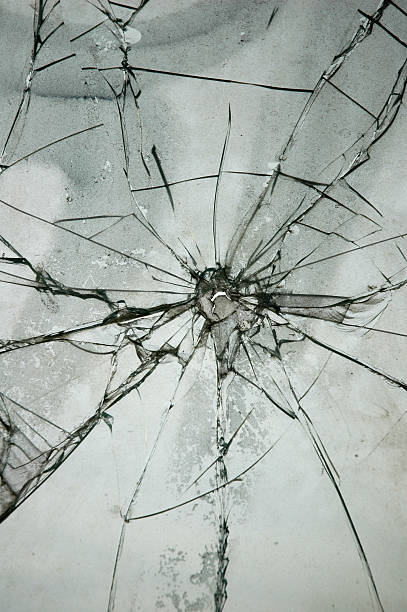 브로컨 창 - bullet hole glass cracked hole 뉴스 사진 이미지
