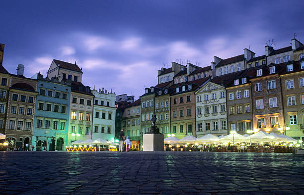 istock Warsaw - Old town square 157194018