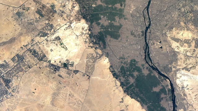 Mind-Blowing Time-Lapse: Unveiling the Astounding Evolution of Giza Pyramids' Surrounding Infrastructure from 1984 to 2020