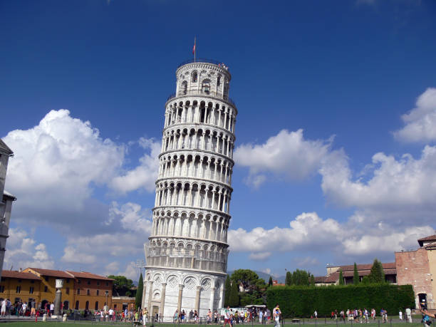 torre inclinada de pisa - leaning tower of pisa fotografías e imágenes de stock