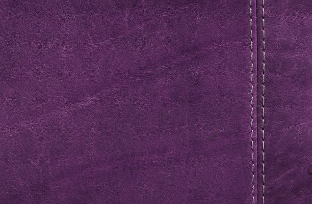 textura de couro roxo com costura detalhe - seam imagens e fotografias de stock