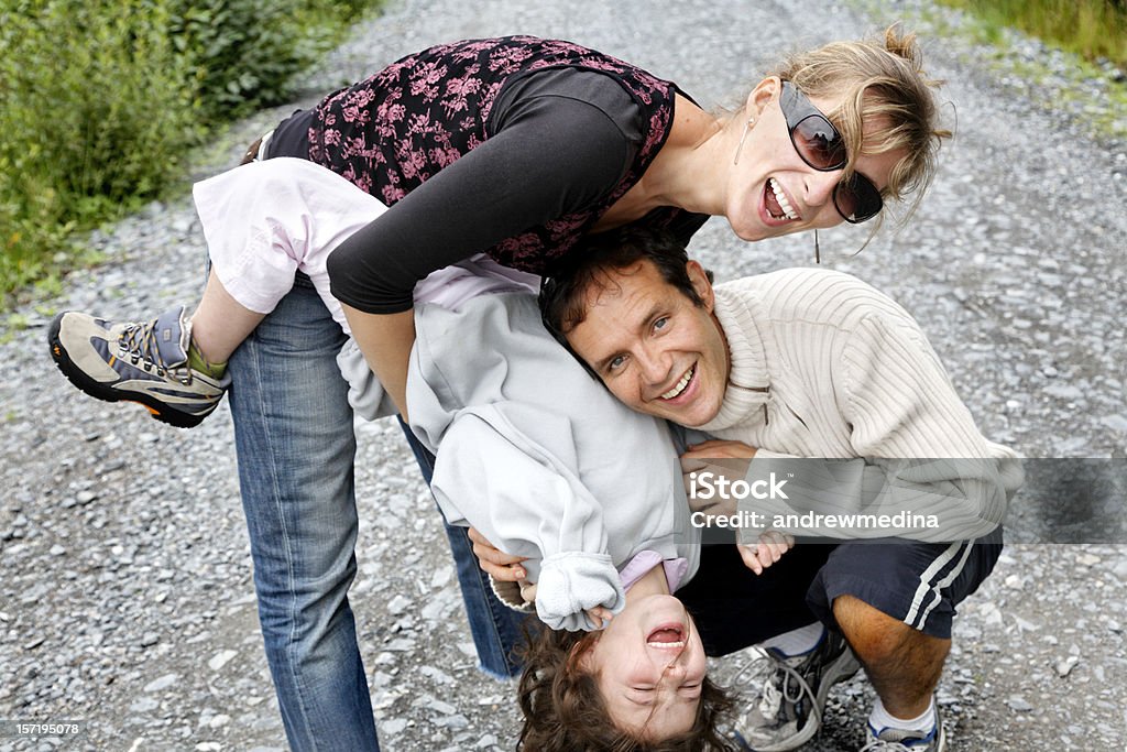 Família divertir-se no meio rural-mais da mesma abaixo - Royalty-free Adulto Foto de stock