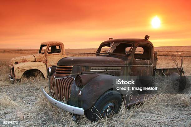 포기됨 트럭 프레리의 썬라이즈 차에 대한 스톡 사진 및 기타 이미지 - 차, 녹슨, 픽업 트럭