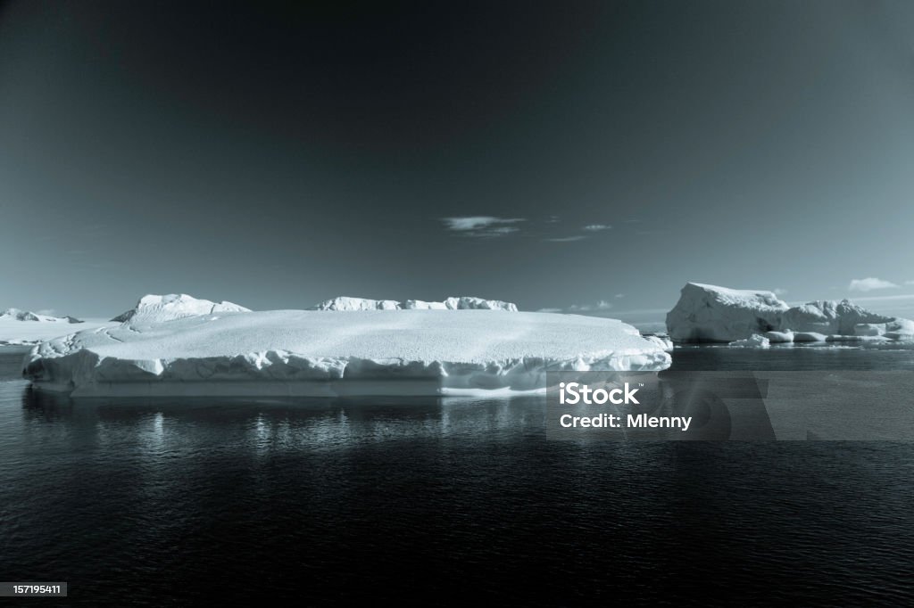 Antarktyda Icebergs BW - Zbiór zdjęć royalty-free (Antarktyda)