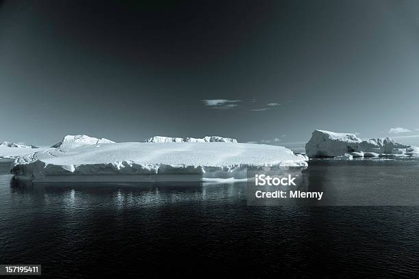 Antarktyda Icebergs Bw - zdjęcia stockowe i więcej obrazów Antarktyda - Antarktyda, Biegun południowy, Morze