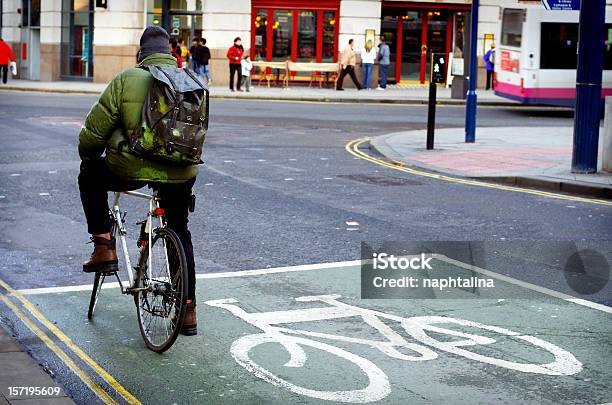 Fahrradraum Stockfoto und mehr Bilder von Radfahren - Radfahren, Stadt, Straßenkreuzung