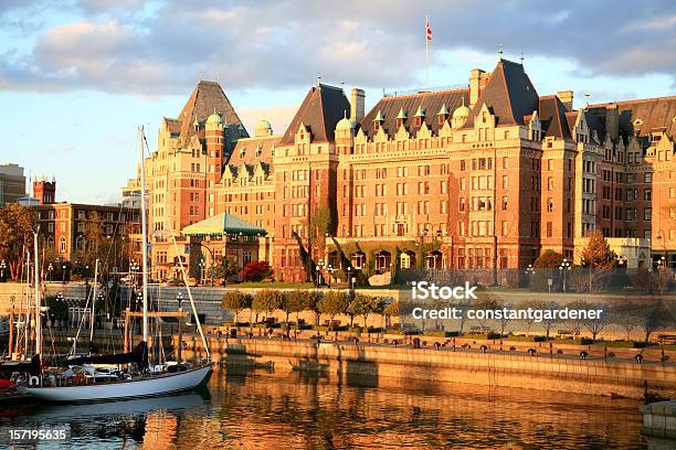 Photo libre de droit de Victoria Colombiebritannique Printemps Soir Avec Empress Hotel banque d'images et plus d'images libres de droit de Colombie-Britannique