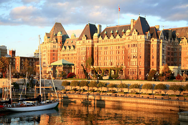 victoria colúmbia britânica primavera noite no hotel empress. - empress hotel imagens e fotografias de stock