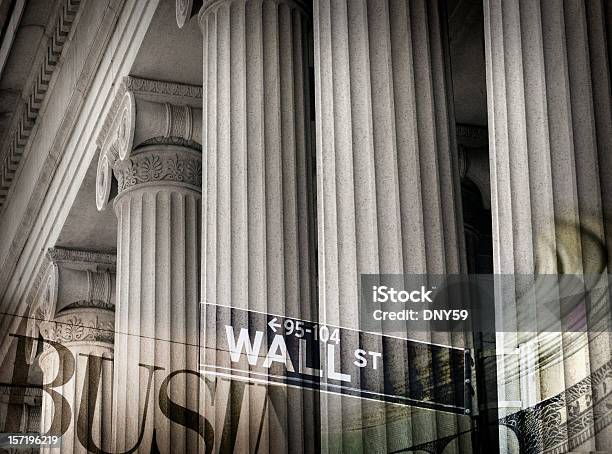 Foto de Americano De Negócios e mais fotos de stock de Bolsa de valores e ações - Bolsa de valores e ações, Wall Street, Espaço para Texto