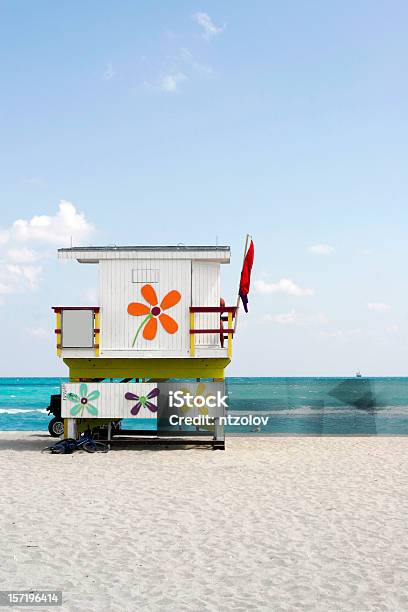 Rettungsschwimmerstation Stockfoto und mehr Bilder von Miami Beach - Miami - Miami Beach - Miami, Vertikal, Blau