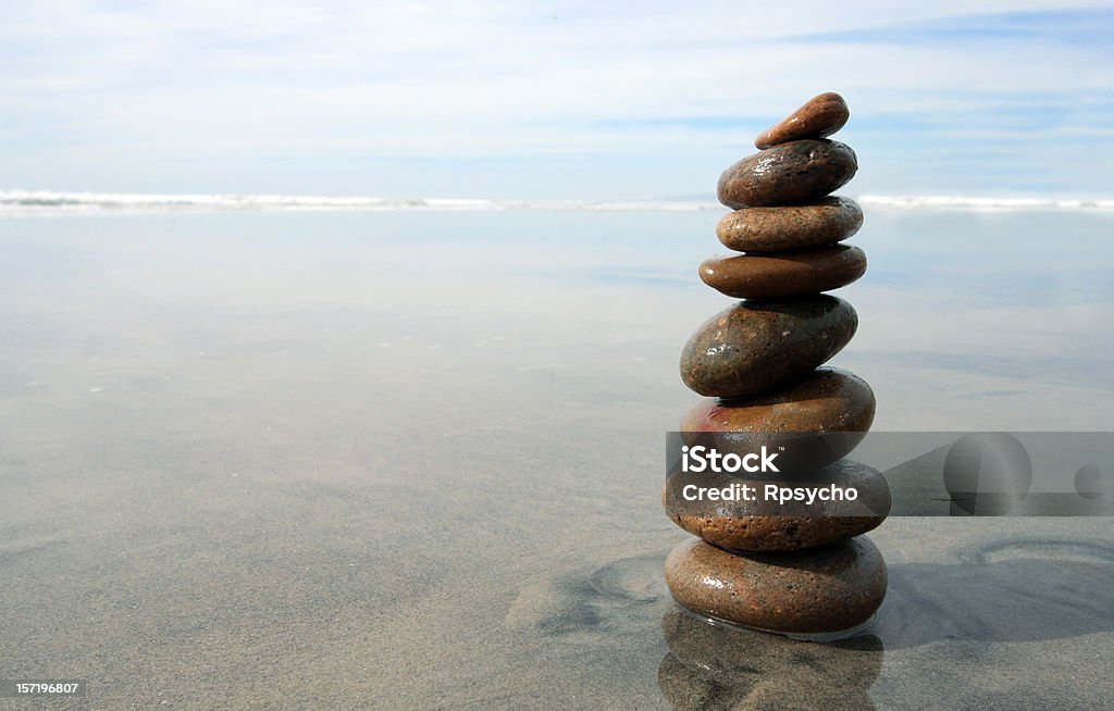 Пляж Скал - Стоковые фото Буддизм роялти-фри