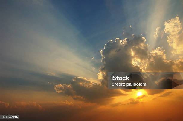 Tramonto - Fotografie stock e altre immagini di Emersione - Emersione, Luce solare, Nube