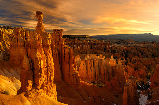 Thor's Hammer at sunrise, Bryce Canyon National Park, Utah.