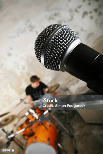 Foto de Microfone e mais fotos de stock de Adulto - Adulto, Amplificador, Artista