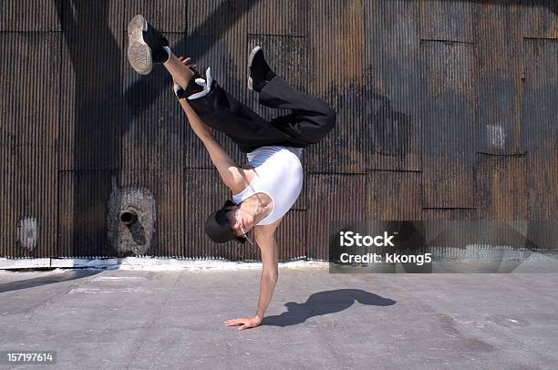 Hacer El Pino Foto de stock y más banco de imágenes de Bailar - Bailar, Rap - Estilo de música, Calle