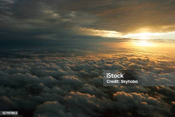 Foto de Chegando A Tempestade De Inverno e mais fotos de stock de Noite - Noite, Nuvem, Voar