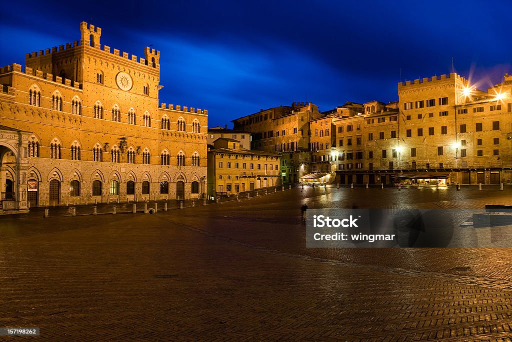 sienna di notte II - Foto stock royalty-free di Abbandonato