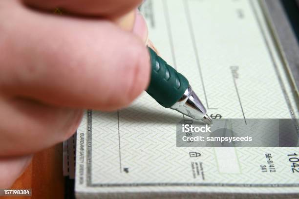 Controles De Escribir Foto de stock y más banco de imágenes de Cheque - Cheque, Escribir, Actividades bancarias