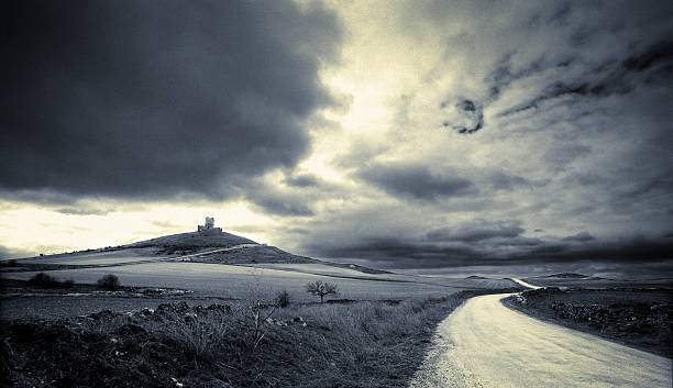 paisagem medieval - outpost - fotografias e filmes do acervo