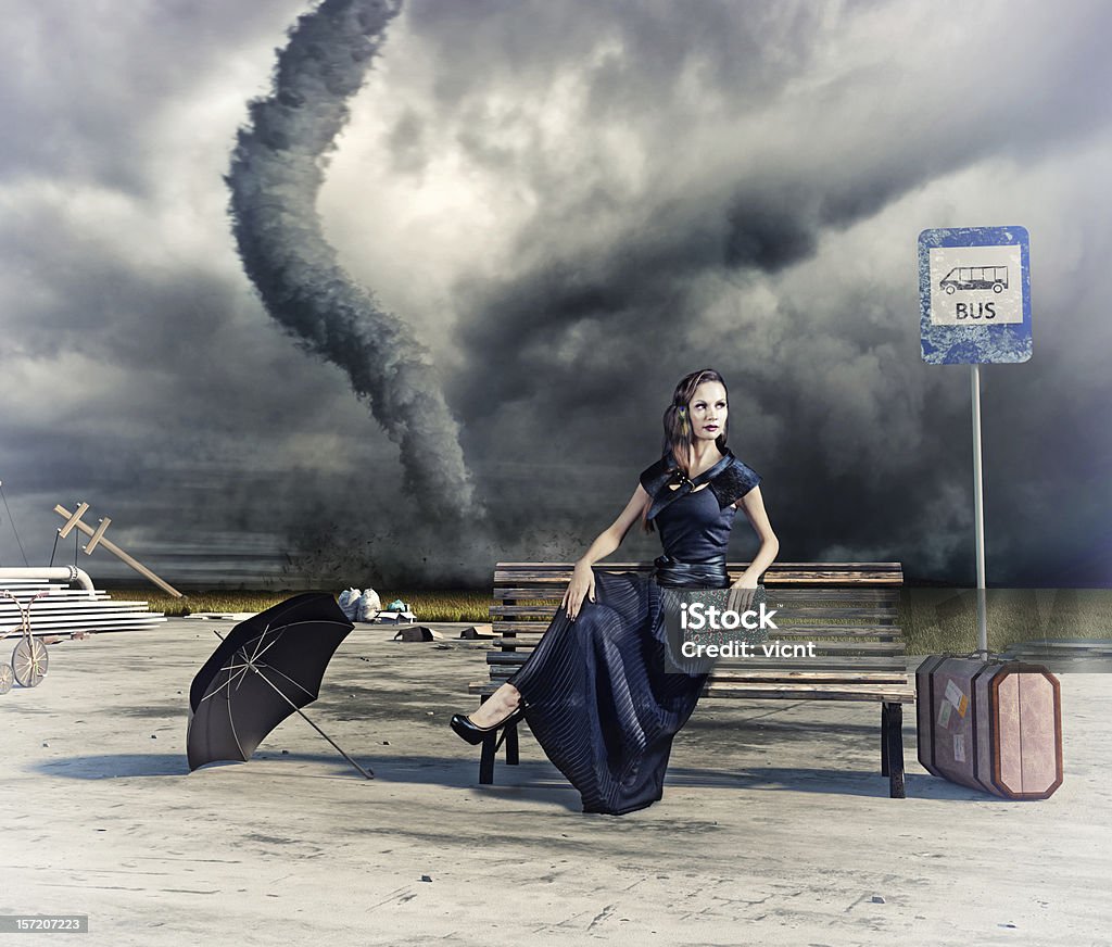 Frau und Tornados - Lizenzfrei Eine Frau allein Stock-Foto