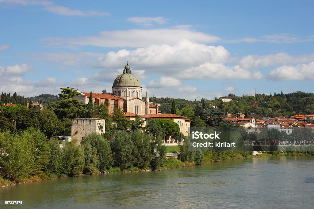 Igreja de San Giorgio em Braida no Rio Adige - Royalty-free Ao Ar Livre Foto de stock