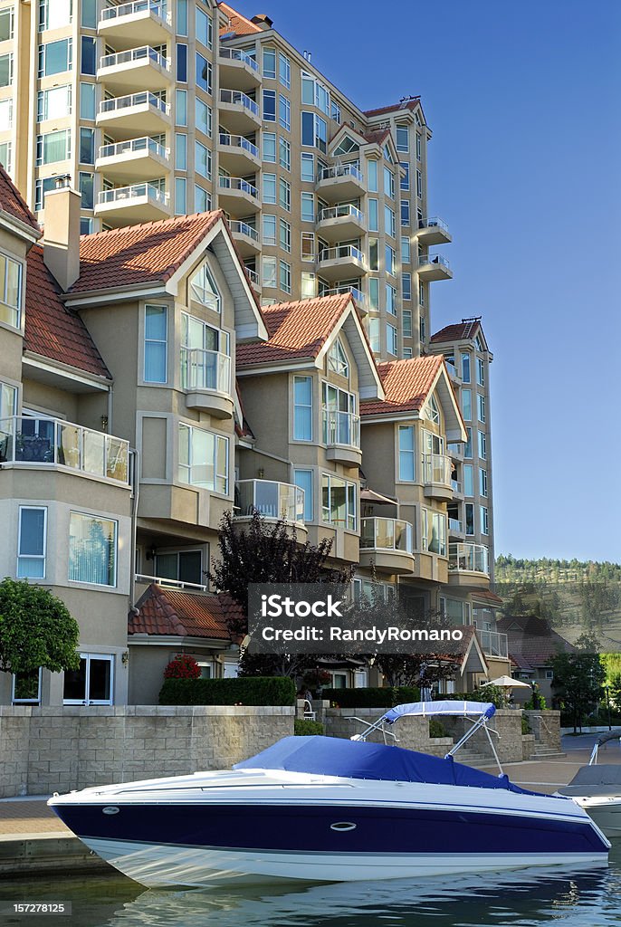 Waterfront condomínio. - Royalty-free Apartamento Foto de stock