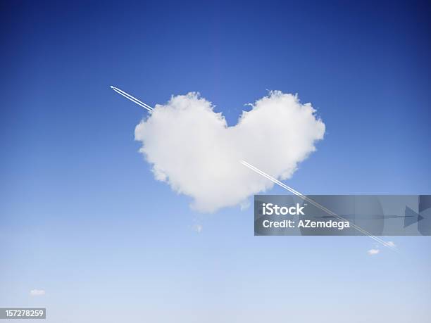 Foto de Nublado Amor e mais fotos de stock de Avião - Avião, Símbolo do Coração, Céu - Fenômeno natural