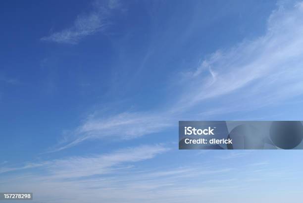 Etéreo Cloud Sky Fondo Foto de stock y más banco de imágenes de Nube - Nube, Etéreo - Descripción física, Paisaje con nubes