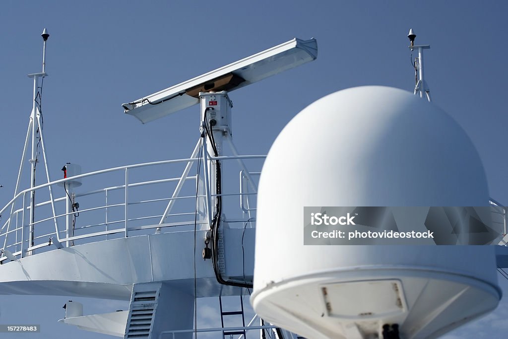 Radar equipos de un paseo en bote - Foto de stock de Radar - Aparato de telecomunicación libre de derechos