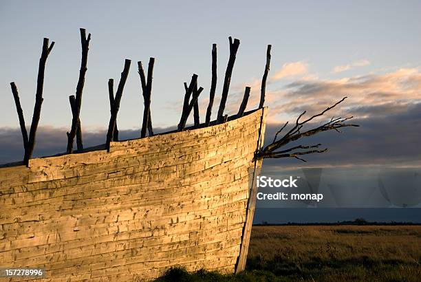 Duży Wodny Na Pole W Zachód Słońca - zdjęcia stockowe i więcej obrazów Arka - Arka, Dania, Drewno - Tworzywo