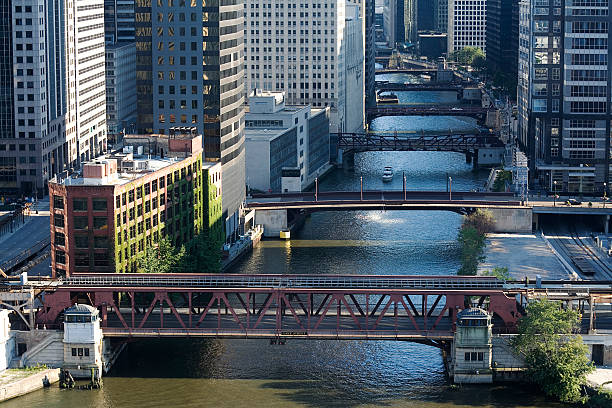 시카고 강에서 해티버그 - chicago illinois chicago river bridge 뉴스 사진 이미지