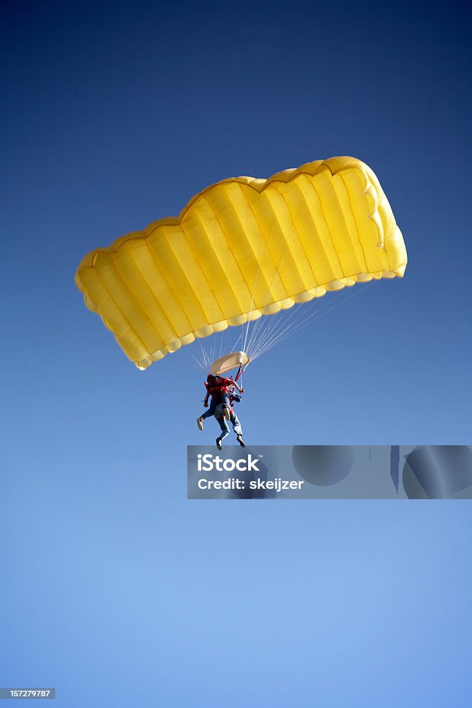 Salto paracaídas - Foto de stock de Paracaídas libre de derechos