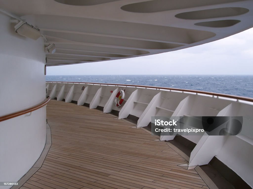 Vista para a proa - Foto de stock de Barco de passageiros royalty-free