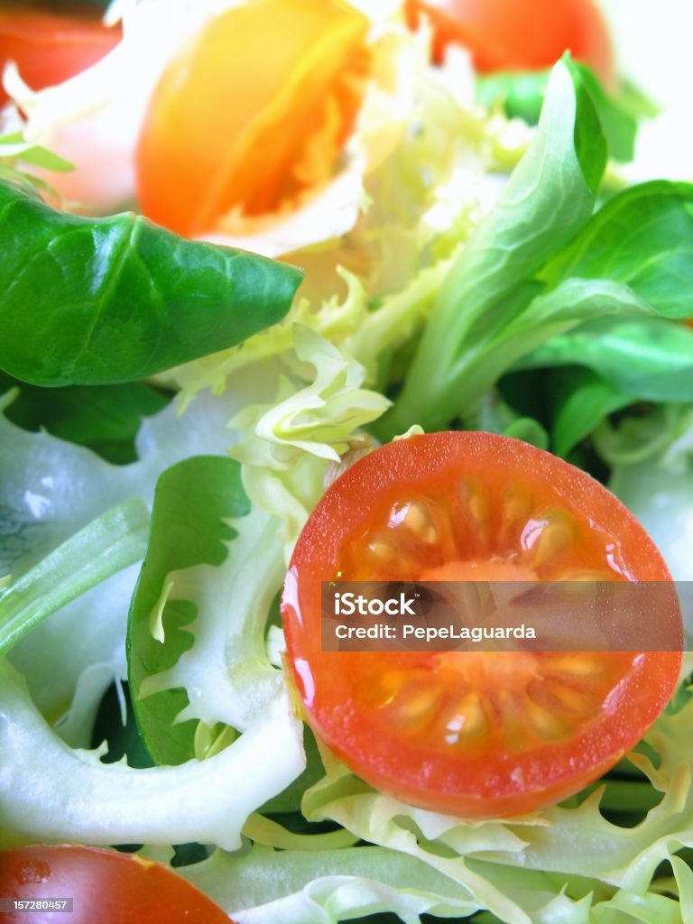 Cibo: Insalata di pomodori - Foto stock royalty-free di Alimentazione sana