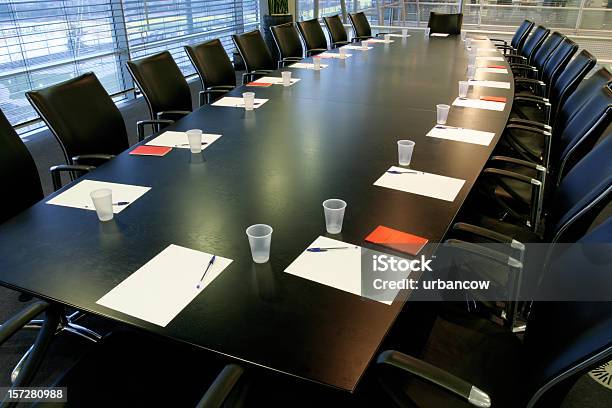 Sala De Juntas Foto de stock y más banco de imágenes de Sala de conferencias - Sala de conferencias, Sin personas, Color - Tipo de imagen