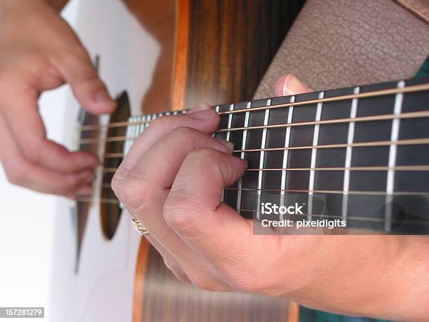 Foto de Jogador De Guitarra e mais fotos de stock de Agarrar - Agarrar, Braço de Violão, Enviesado