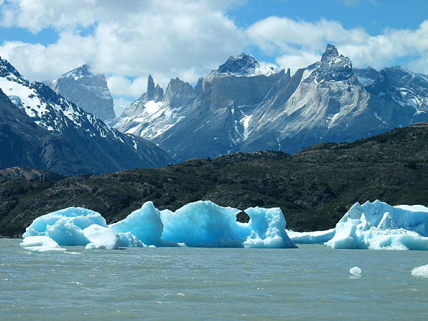 Torres del Paine Icebergs sur gris Lake, au Chili - Photo