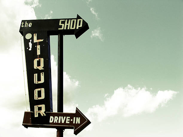 istock Old Liquor Store Sign 157281655