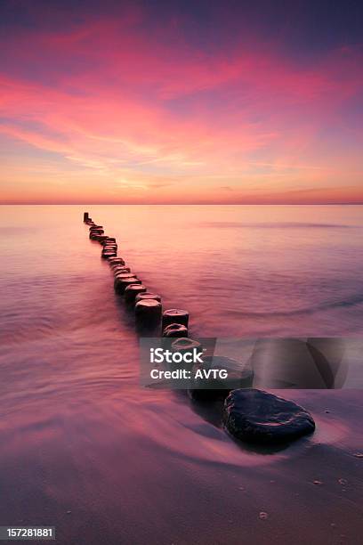 Mar Tempestuoso - Fotografias de stock e mais imagens de Amanhecer - Amanhecer, Ao Ar Livre, Areia