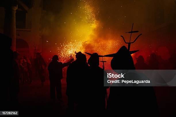 Photo libre de droit de Hell Feu banque d'images et plus d'images libres de droit de Correfoc - Correfoc, Diable - Démon, Adulation