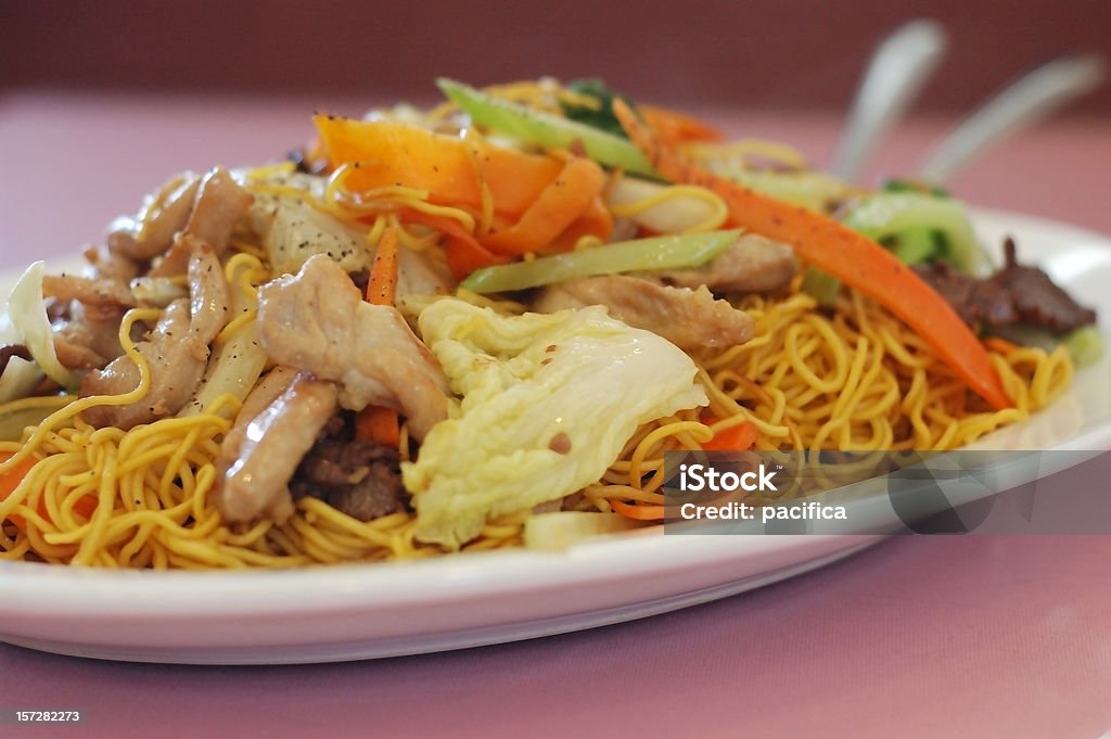 Poulet Chow Mein - Photo de Aliment libre de droits