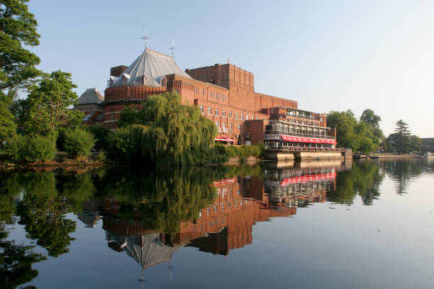 royal shakespeare theatre, stratford - royal shakespeare theatre stock-fotos und bilder