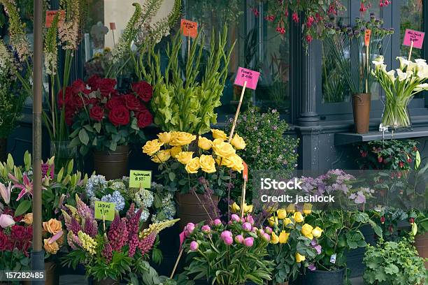 Mercado De Flores Foto de stock y más banco de imágenes de Etiqueta - Etiqueta, Flor, Mercado - Espacio de comercio