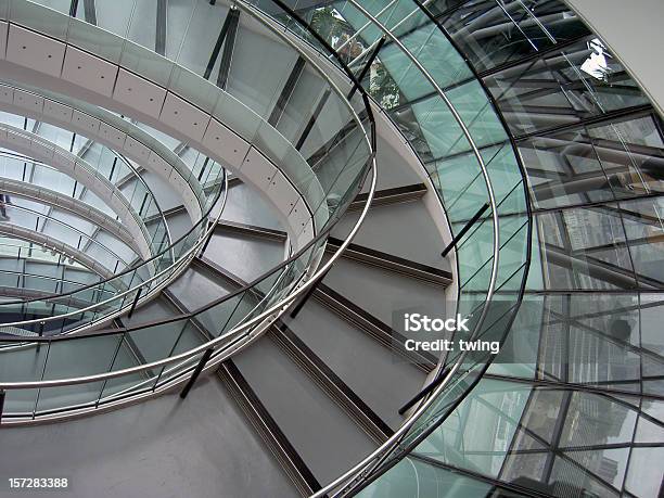 Moderne Wendeltreppe Stockfoto und mehr Bilder von Kreis - Kreis, Muster, Treppe