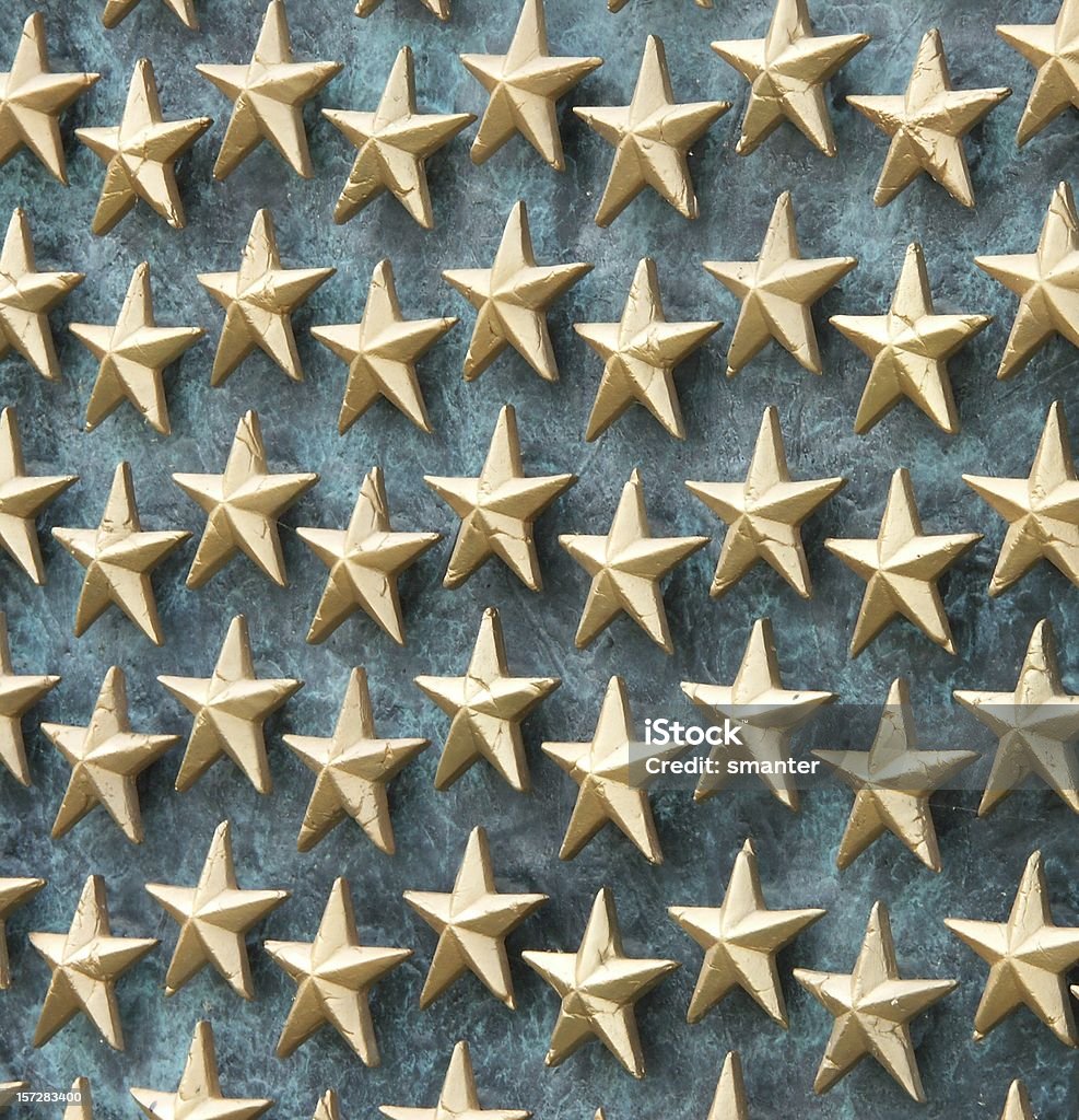 Поле Golden звездами - Стоковые фото Форма звезды роялти-фри