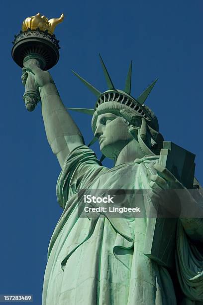 Foto de Estátua De Miss Liberty e mais fotos de stock de Arquitetura - Arquitetura, Democracia, Destino turístico